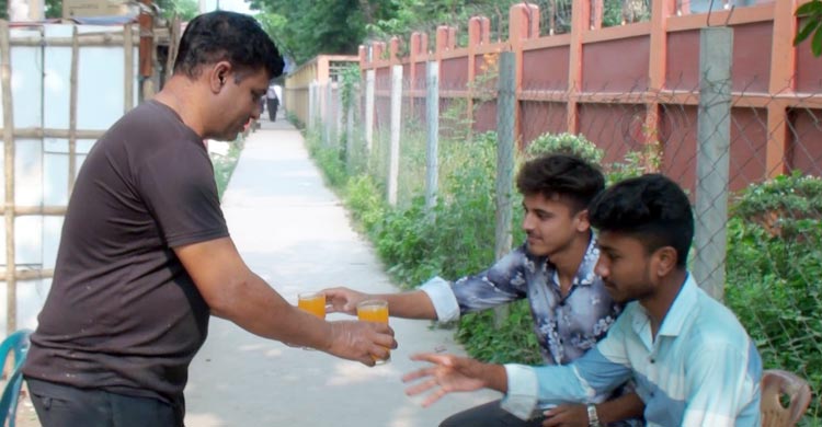 দাবদাহে হাঁসফাঁস, তুঙ্গে শরবতের ব্যবসা