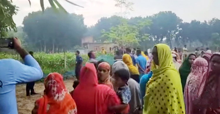 বাড়ি থেকে তুলে নিয়ে বোনকে গলা কেটে হত্যা, হাসপাতালে ভাই