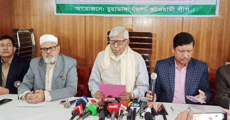 চুয়াডাঙ্গায় নৌকা প্রার্থীর সংবাদ সম্মেলন, এসআইকে প্রত্যাহার দাবি