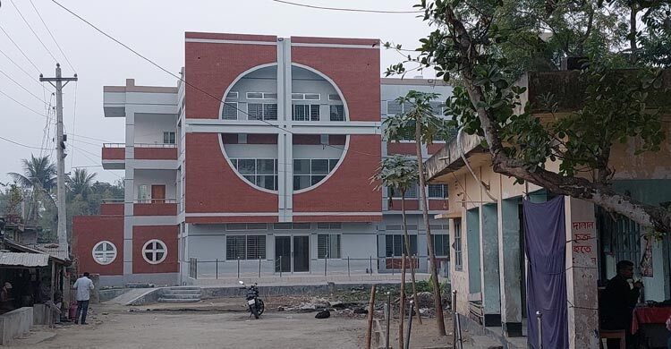 নির্মাণের ৩ বছরেও নতুন ভবনে শুরু হয়নি কার্যক্রম