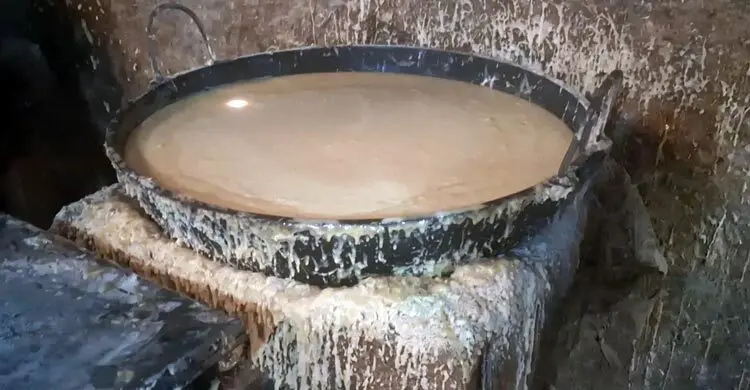 অবৈধ রং ব্যবহার করে আইসক্রিম উৎপাদন, জরিমানা