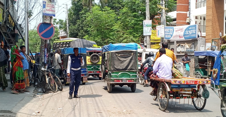 চুয়াডাঙ্গায় তাপমাত্রা ৩৭.৮ ডিগ্রি, ভ্যাপসা গরমে জনজীবন অতিষ্ঠ
