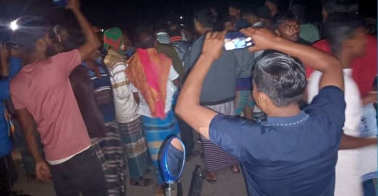 চুয়াডাঙ্গায় স্বামীকে কুপিয়ে স্ত্রীর গয়না ছিনতাই