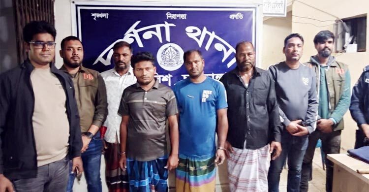 চুয়াডাঙ্গা যুবদল কর্মীকে হত্যাচেষ্টার ঘটনায় গ্রেফতার ৪