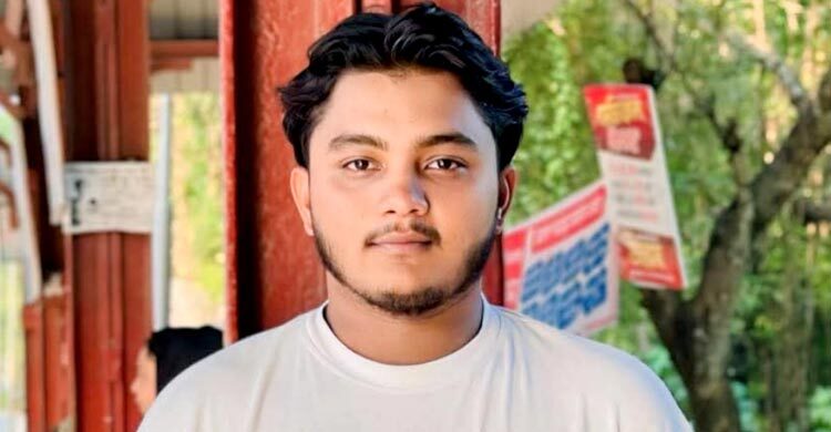 বজ্রপাতে বাড়ির ছাদেই প্রাণ গেলো শান্তর