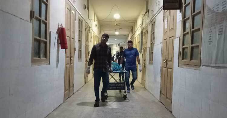 চুয়াডাঙ্গায় ট্রাকচাপায় ইজিবাইকের চালকসহ নিহত ৩