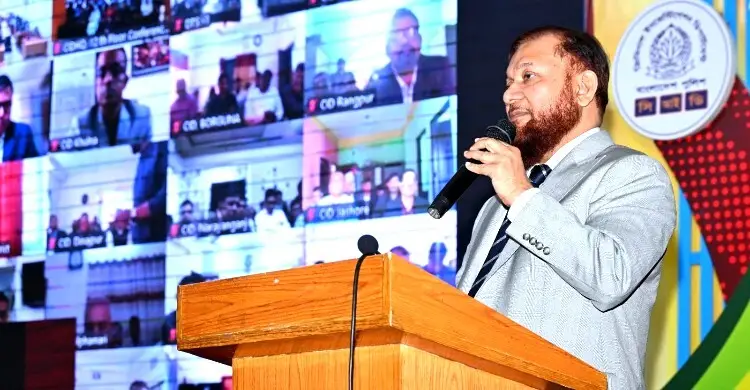 প্রার্থী-রাজনীতিবিদের সঙ্গে ছবি না তোলা ও কারও সহায়তা না নিতে নির্দেশ