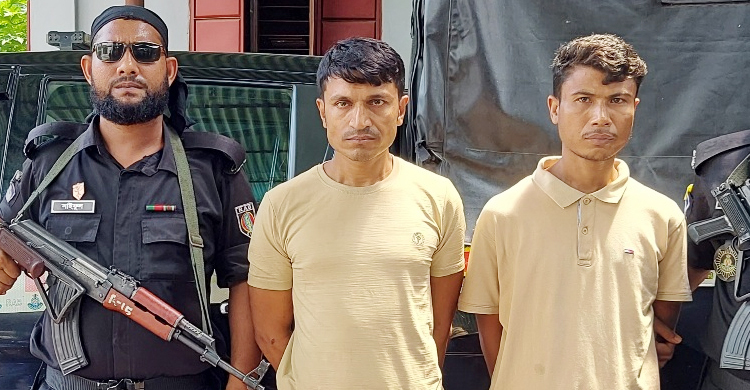 আলামত নষ্ট করতে হত্যার পর তিন বন্ধুর মরদেহ পোড়ানোর চেষ্টা