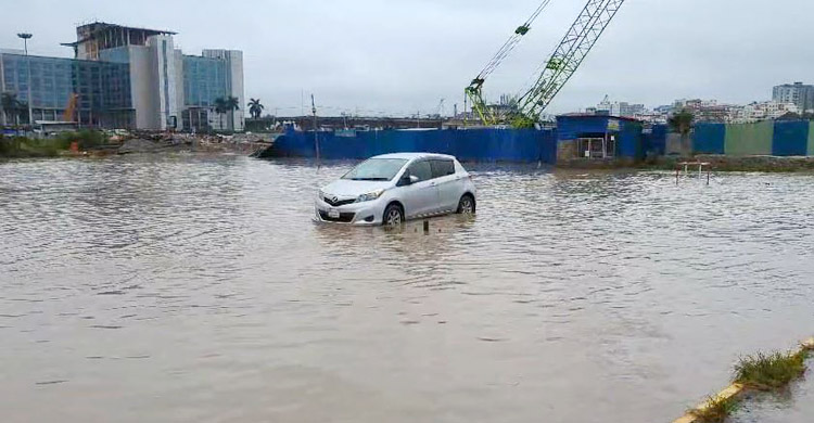 শরতের বৃষ্টিতেও ঢাকায় জলাবদ্ধতা, কাজে আসছে না কোনো উদ্যোগ