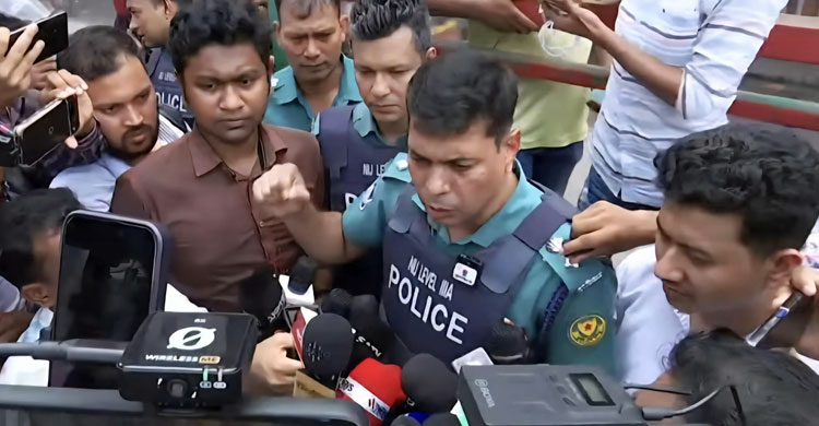 আবারও ঢাকা কলেজ ও সিটি কলেজের শিক্ষার্থীদের মধ্যে সংঘর্ষ/ছবি: জাগো নিউজ