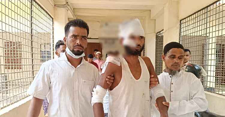 পটুয়াখালীতে ঈদের নামাজ শেষে জিলাপির টাকার হিসাব নিয়ে সংঘর্ষ