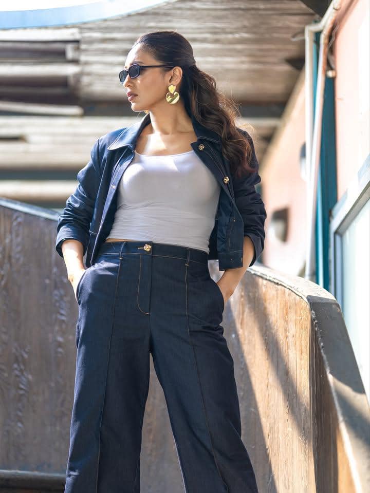 হালকা শীতে যেসব পোশাকে দেখাবে স্টাইলিশ