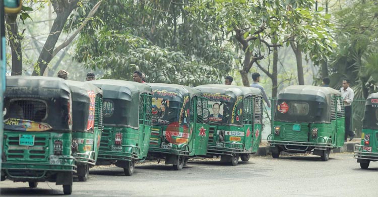মিটারে চলে না সিএনজিচালিত অটোরিকশা