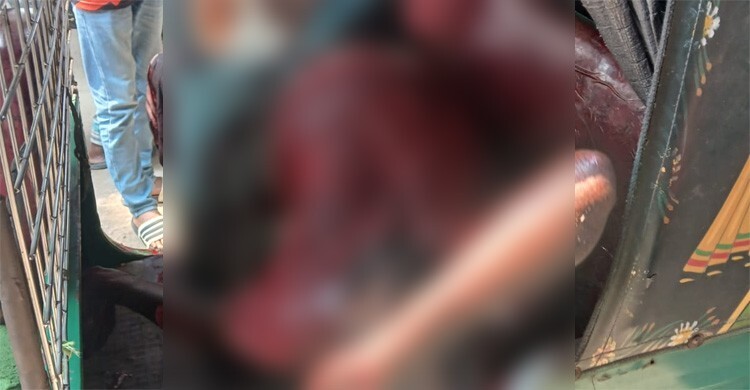 বোয়ালখালীতে চালককে কুপিয়ে ব্যাটারিচালিত রিকশা ছিনতাই
