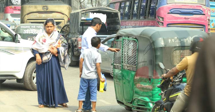  সিএনজির মিটার জাদুঘরে, দেখার সময় নেই পুলিশেরও!