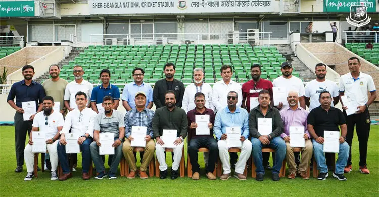 বুলবুলের চালু করা কোর্সের সার্টিফিকেট দিলেন তামিম