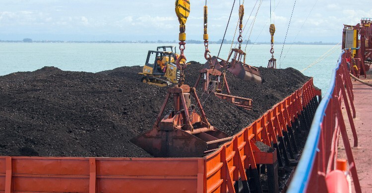 তেল-গ্যাস সংকটে আবারও কয়লায় ঝুঁকছে বিশ্ব