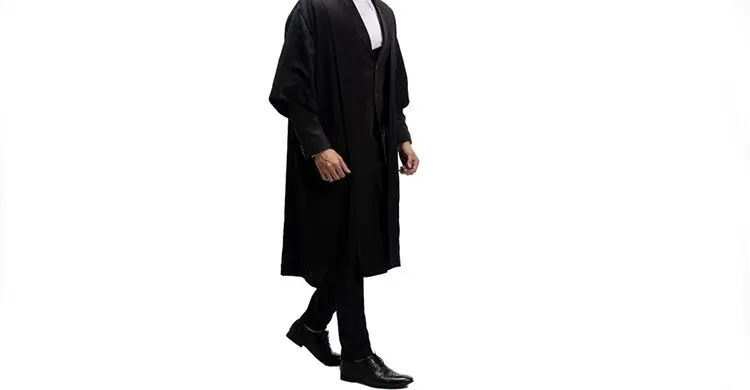 নিম্ন আদালতের আইনজীবী ও বিচারকদের কালো কোট-গাউন পরতে হবে না