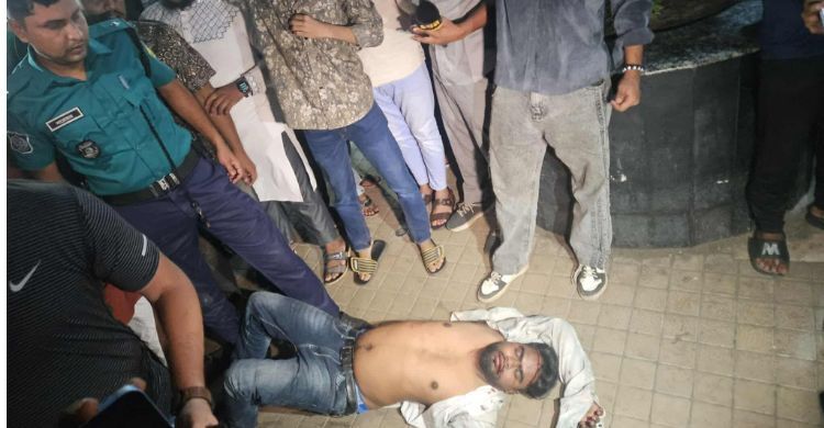 এনসিপির কার্যালয়ের সামনে ককটেল নিক্ষেপ করে পালানোর সময় আটক ২