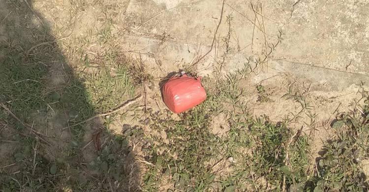 চাঁপাইনবাবগঞ্জে স্বাধীনতা দিবসের অনুষ্ঠানস্থল থেকে ককটেল উদ্ধার