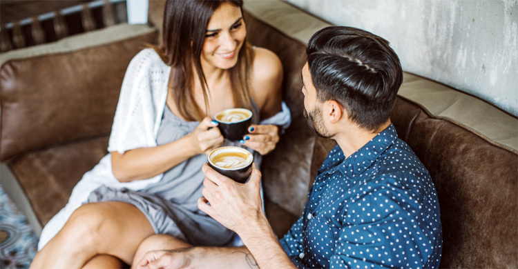 ঘরের কোণে তৈরি করুন নিজের রোমান্টিক কফিশপ