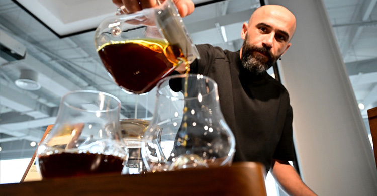 বিশ্বের সবচেয়ে দামি কফি, এক কাপ এক লাখ টাকা