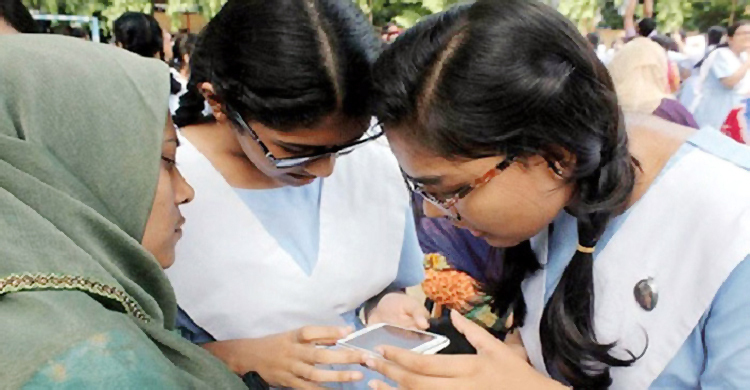 একাদশে ভর্তির দ্বিতীয় ধাপে কলেজবঞ্চিত ১০৮২৬ শিক্ষার্থী