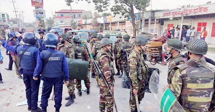 মেলায় পটকা ফোটানো নিয়ে দুই পক্ষের সংঘর্ষ, আহত ৩০