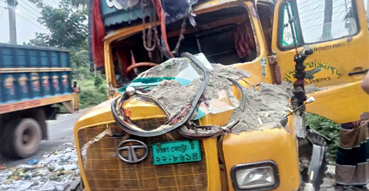 বগুড়ায় দুই ট্রাকের মুখোমুখি সংঘর্ষ, নিহত ১