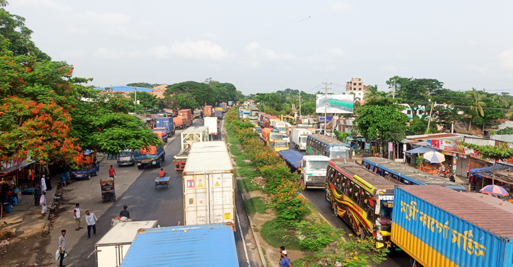 মহাসড়কে পশুবাহী পরিবহনে চাঁদাবাজির অভিযোগ পেলেই কঠোর ব্যবস্থা