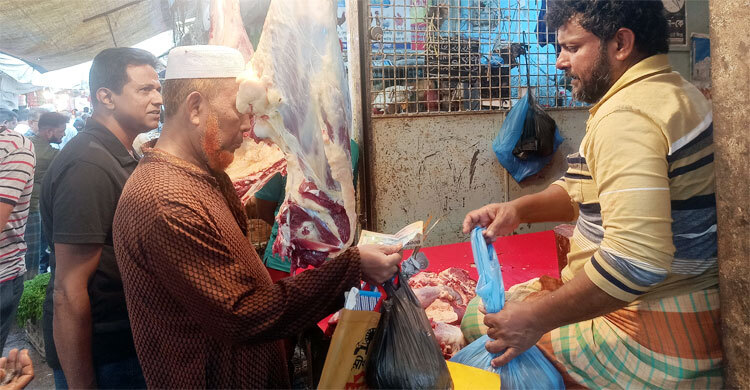 কুমিল্লায় নির্ধারিত দামে মিলছে না গরুর মাংস