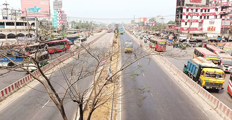 দুর্ভোগের মহাসড়কে স্বস্তিতে বাড়ি ফিরছে মানুষ
