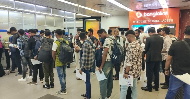 কম্বোডিয়ার সাইবার স্ক্যাম সেন্টার থেকে ফিরলেন আরও ৭৮ বাংলাদেশি