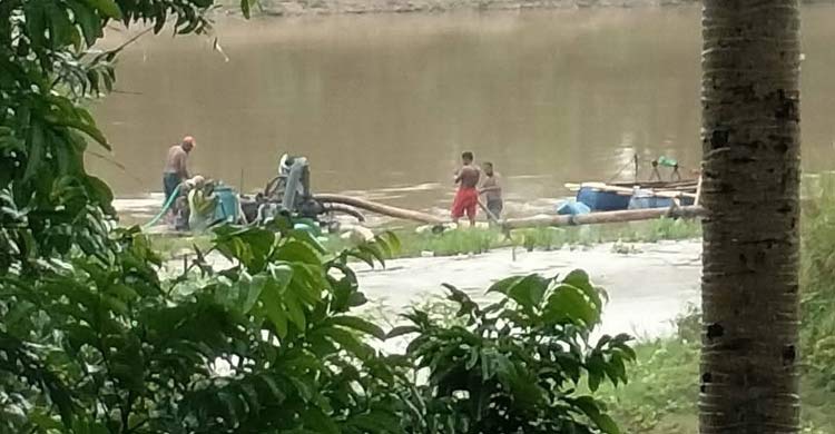 নির্মাণাধীন সেতুর পাশ থেকে বালু তোলায় প্রকৌশলীকে ৩ মাসের কারাদণ্ড