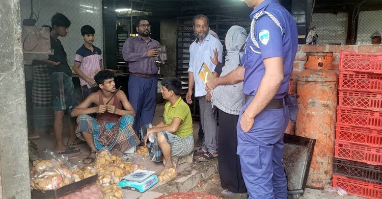 বেকারিপণ্যে নিষিদ্ধ হাইড্রোজ ও রঙ ব্যবহার, জরিমানা ৬০ হাজার