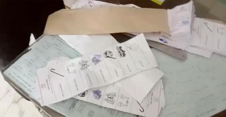 কুমিল্লায় ধানের শীষে সিলমারা ৩৮ ব্যালট উদ্ধার, আটক ৩