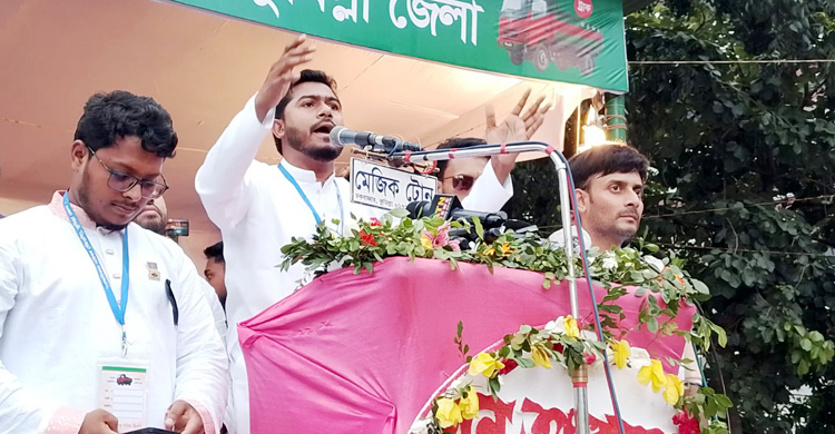 সরকার একটি দলকে পৃষ্ঠপোষকতা দিয়ে পক্ষপাতদুষ্ট আচরণ স্পষ্ট করছে