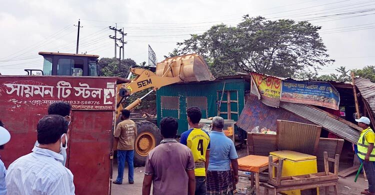 ঈদযাত্রায় যানজট এড়াতে ঢাকা-চট্টগ্রাম মহাসড়কের অংশে উচ্ছেদ অভিযান