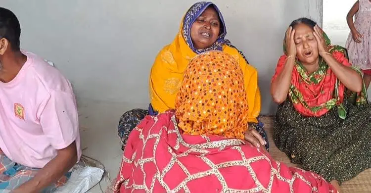 ‘এখন আমি কীভাবে বাঁচবো’ স্বামীকে হারিয়ে লাইলি বেগমের আর্তনাদ