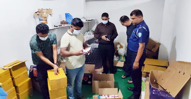 কুমিল্লায় পাঁচটির লাইসেন্স নিয়ে ২২ ওষুধ উৎপাদন