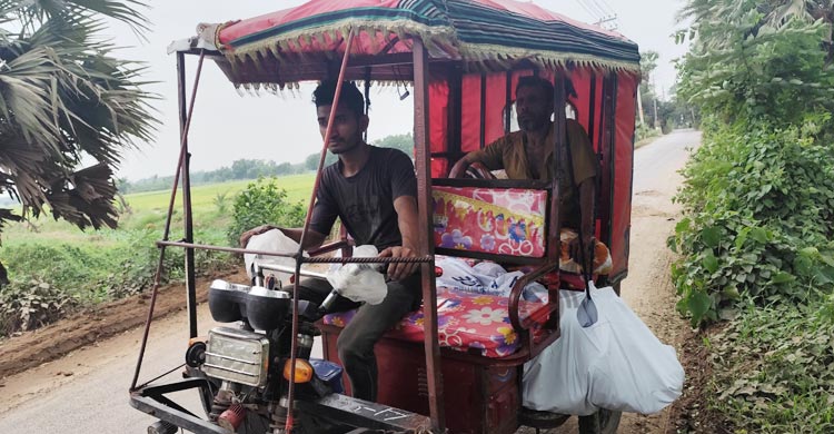 কুমিল্লায় ট্রেনে কাটা পড়ে তিন যুবকের মৃত্যু