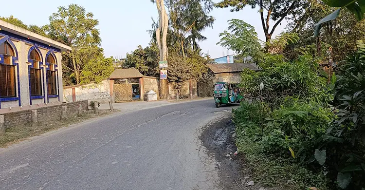 ১৭ কিলোমিটার সড়কে শতাধিক বাঁক!