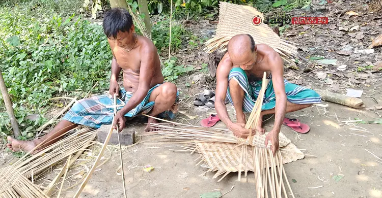 টিকে থাকার লড়াইয়ে ধুঁকছে বাঁশশিল্প
