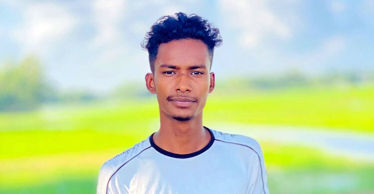 বুকে রড ঢুকিয়ে বন্ধুকে হত্যা