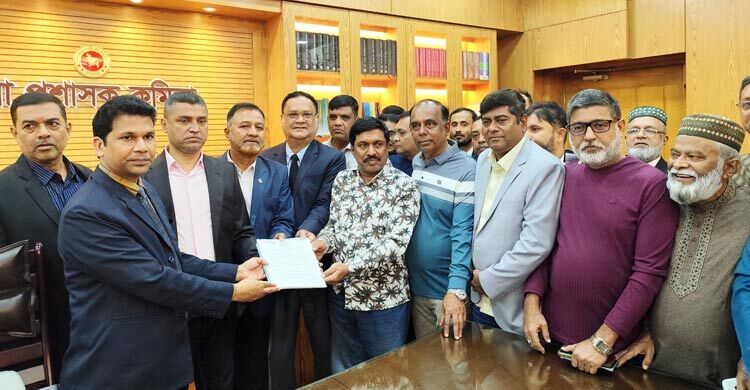 মনোনয়নপত্র সংগ্রহ করলেন বিএনপি প্রার্থী মনিরুল হক