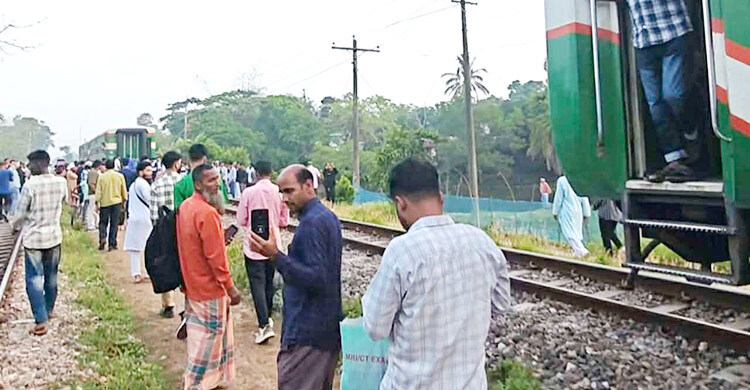 কুমিল্লায় চলন্ত ট্রেনের বগি বিচ্ছিন্ন, দুর্ঘটনার কারণ জানতে কমিটি