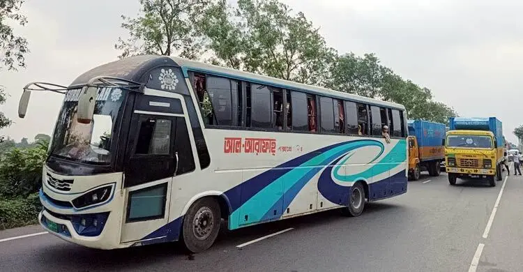 কুমিল্লায় ঢাকা-চট্টগ্রাম মহাসড়কে ১০ কিলোমিটার যানজট