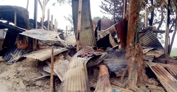 কুমিল্লায় দুই গ্রামবাসীর মধ্যে দফায় দফায় সংঘর্ষ