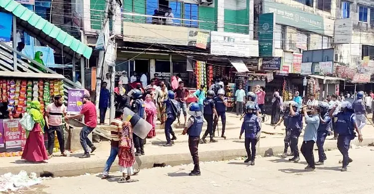 শ্রমিকদের অবরোধে কুমিল্লায় ঢাকা-চট্টগ্রাম মহাসড়কে দীর্ঘ যানজট