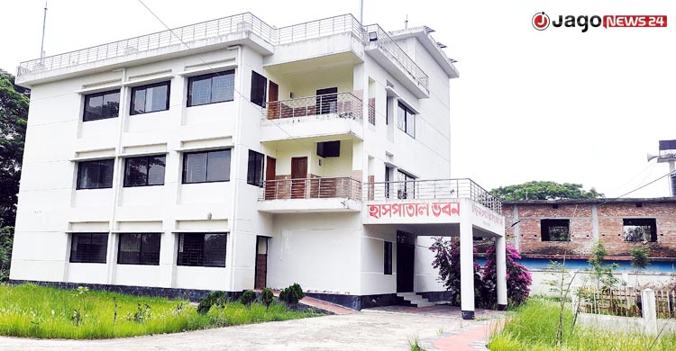 হাসপাতালে আসে না ডাক্তার, ফিরে যায় রোগীরা